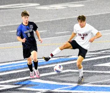 Huskies, Big Red battle to hard-fought draw